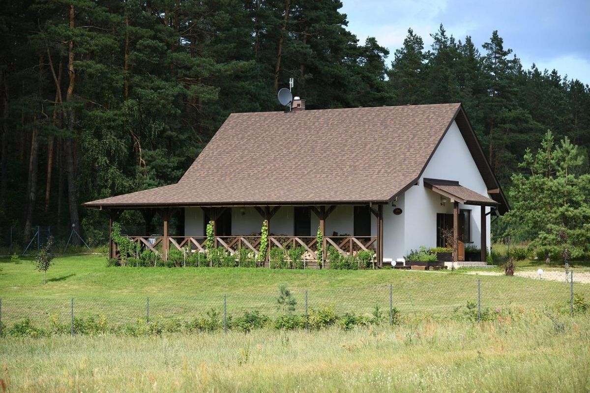 Smart Financial Moves to Make Before Buying Your First Home - Huliq